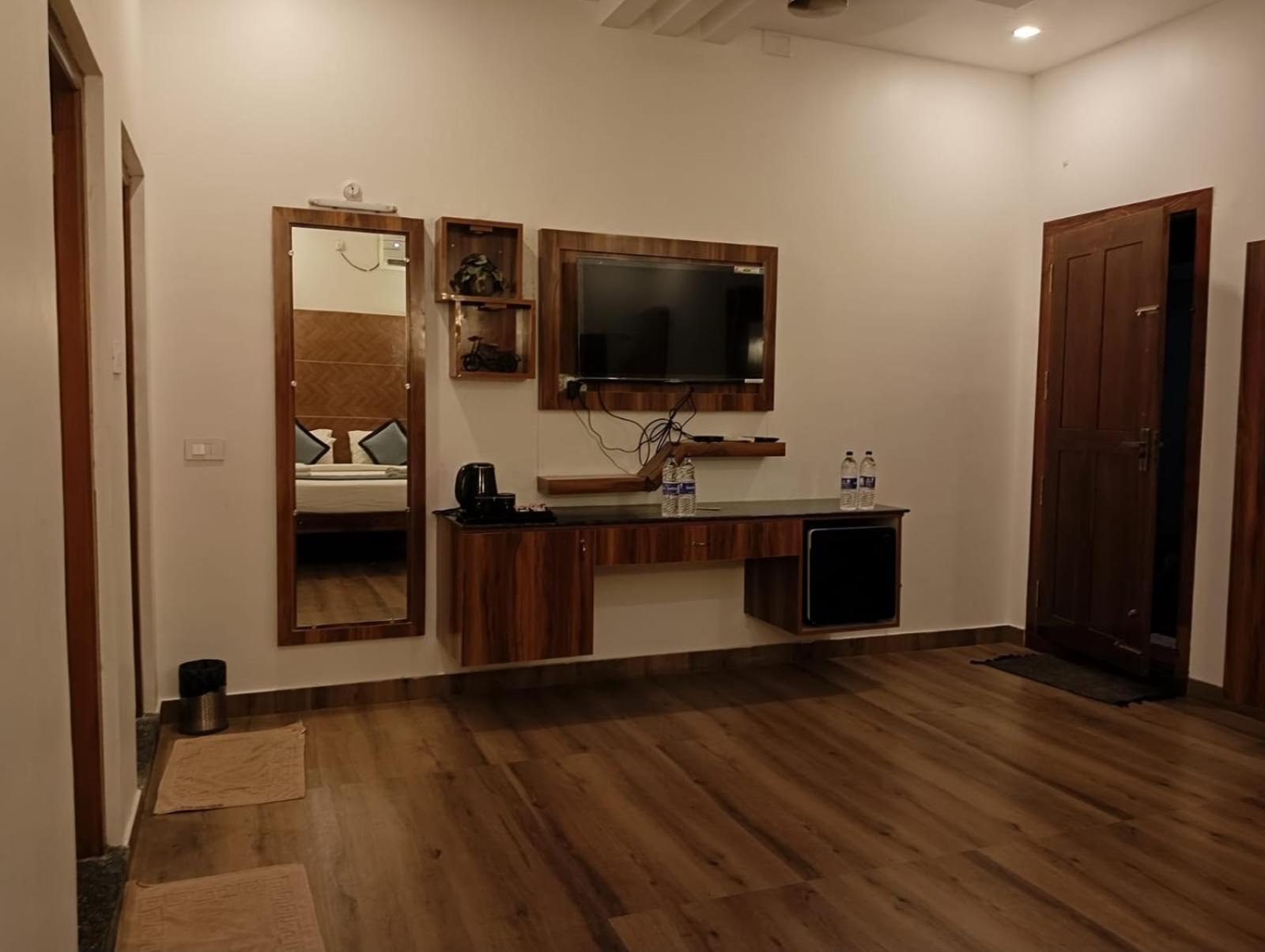 Grb Resort Tiruchchendūr Стая снимка